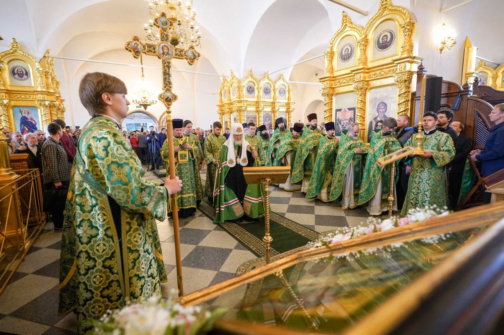 В день памяти преподобных Зосимы, Савватия и Германа Соловецких Святейший Патриарх Кирилл совершил Литургию в Соловецком монастыре
